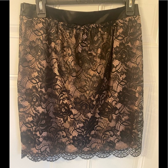 Trina Turk Lace Skirt | Black + Nude | Size 6 | Romantic Vibes - Picture 2 of 7